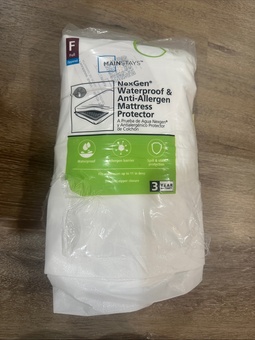 Mainstays White Waterproof & Anti-Allergen Mattress Protector full